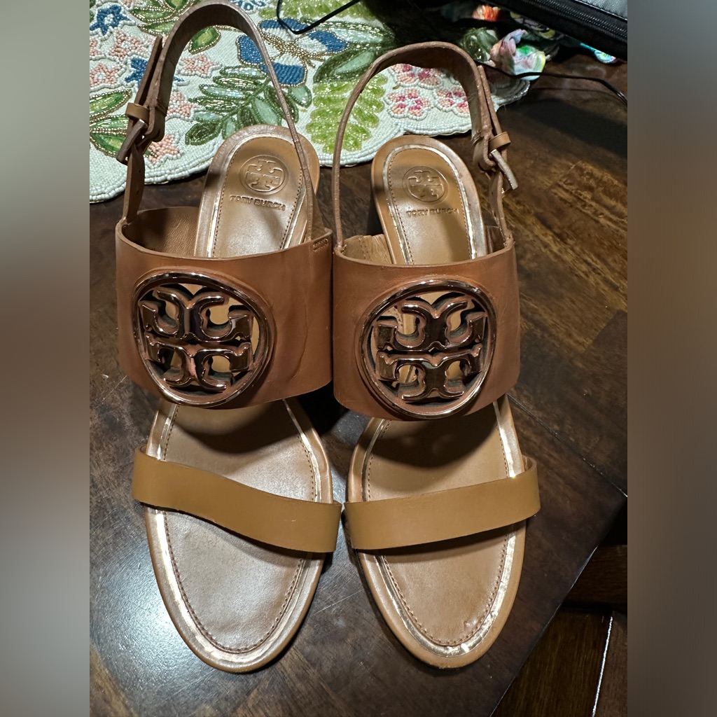 Tory Burch Metal Miller 65mm Wedge Vegan Leather In Tan/Rose Gold Size 10